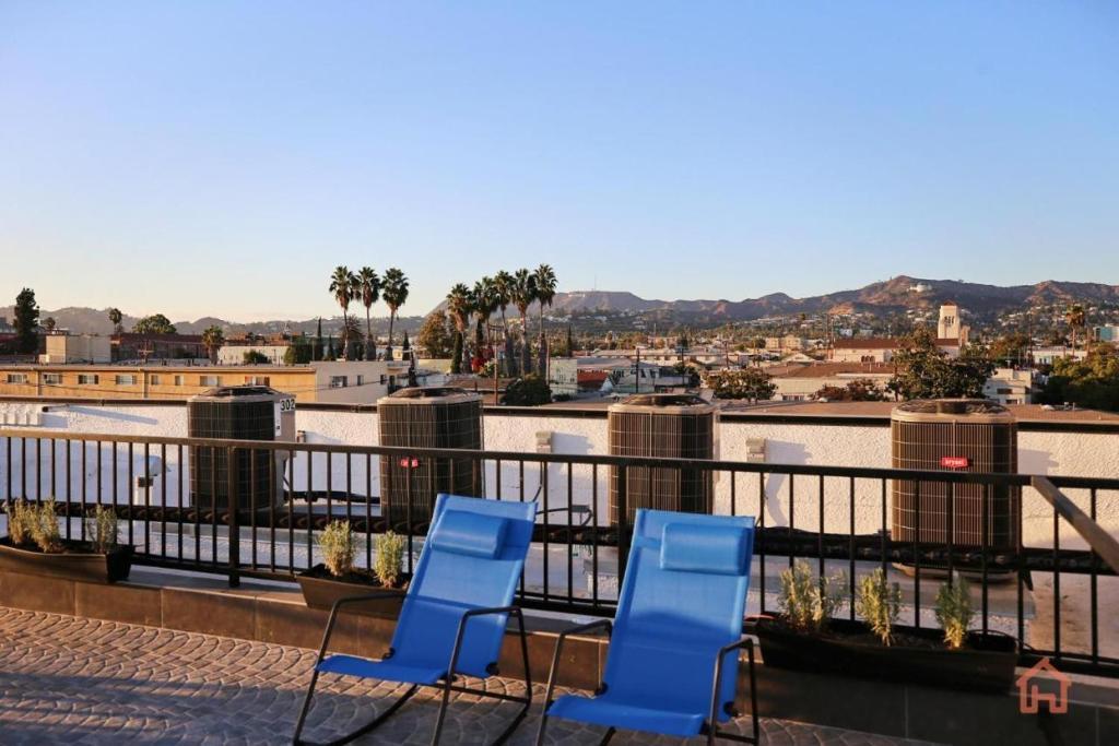 New Luxury Hollywood Sign View- Condo Лос-Анджелес Екстер'єр фото